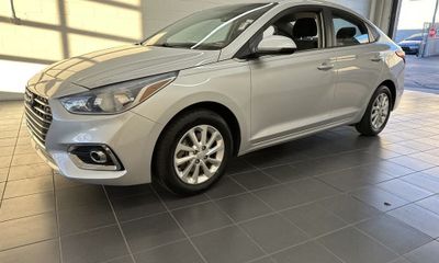 2019 Hyundai Accent SE AND SEL