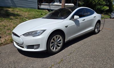 2014 Tesla Model S 85