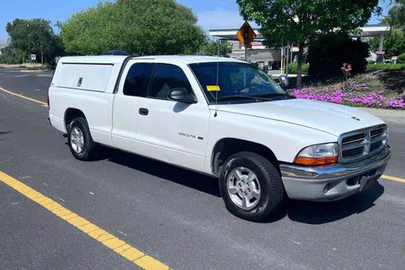2001 Dodge Dakota — a typically priced live listing