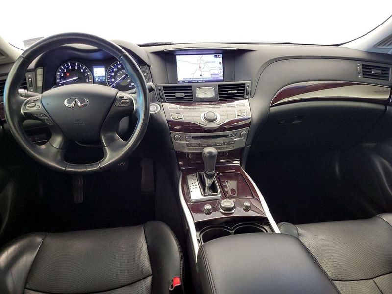 2013 Infiniti M37 — a typically priced live listing