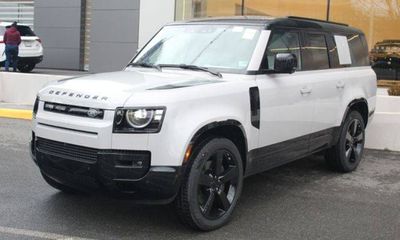 2026 Land Rover Defender 130 SE