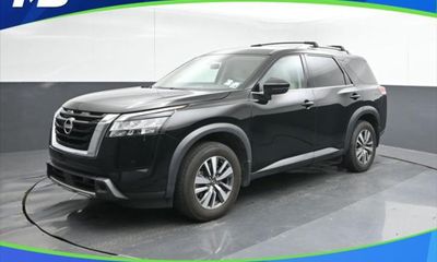 2024 Nissan Pathfinder SL