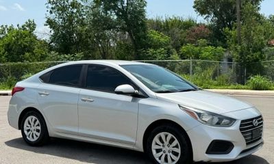 2019 Hyundai Accent SE AND SEL