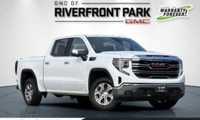 2023 GMC Sierra SLT