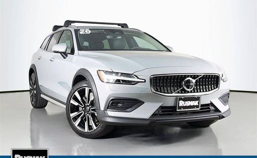 2026 Volvo V60CC Ultra
