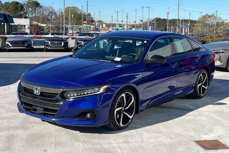 2022 Honda Accord Hybrid — a typically priced live listing