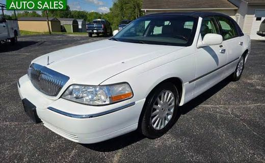 2003 Lincoln Town CAR Signature