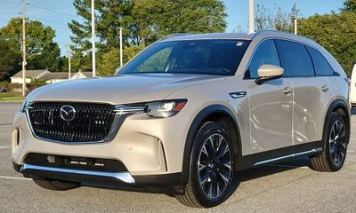 2024 Mazda CX-90 Premium Plus