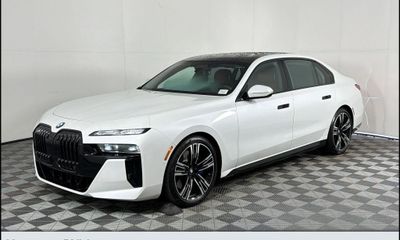 2023 BMW 760i xDrive