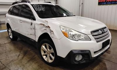 2014 Subaru Outback Base W O