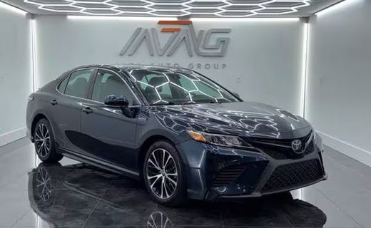 2020 Toyota Camry SE