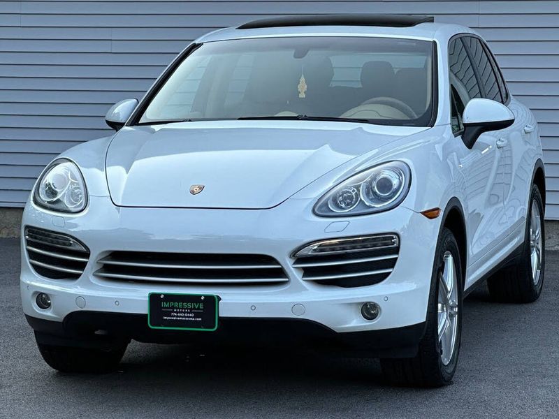2014 Porsche Cayenne — a typically priced live listing