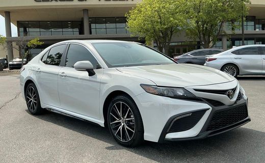 2022 Toyota Camry SE