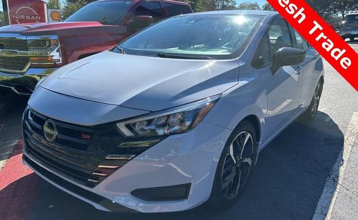 2023 Nissan Versa SR