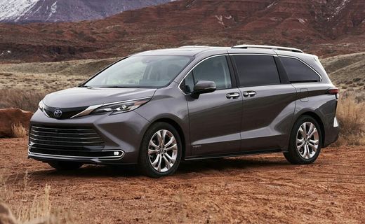 2023 Toyota Sienna LE