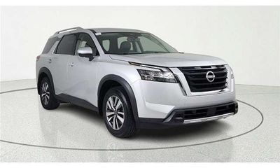 2024 Nissan Pathfinder SL