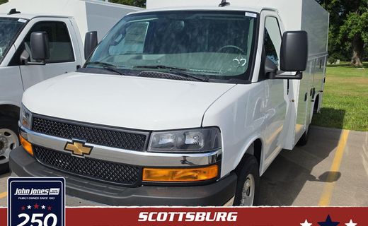 2026 Chevrolet Express 3500 Cutaway 139