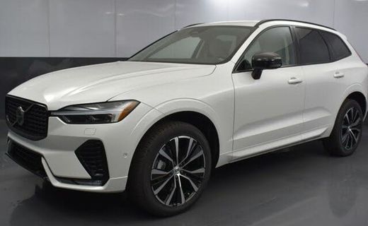 2023 Volvo XC60 Plus Dark