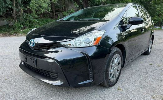 2017 Toyota Prius V TWO