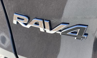 2024 Toyota RAV4 SE
