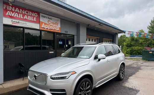 2018 Volvo XC90 Momentum