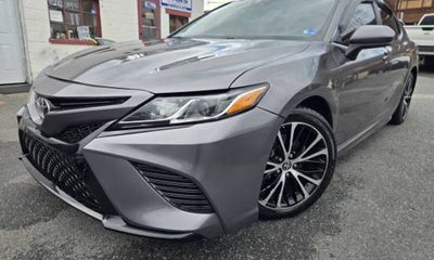 2020 Toyota Camry SE