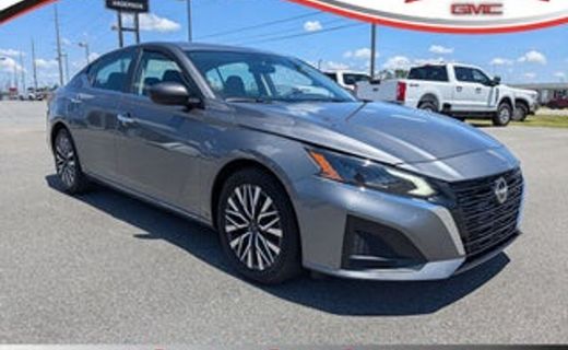 2024 Nissan Altima SV