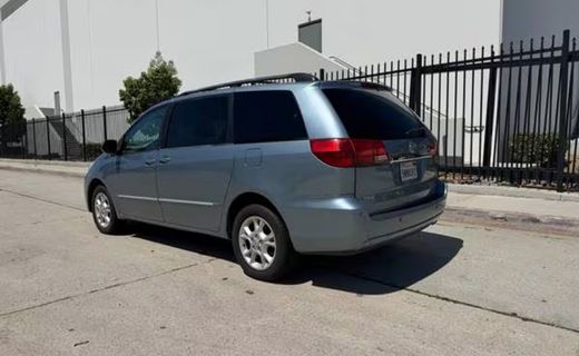 2005 Toyota Sienna XLE