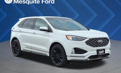 2020 Ford Edge Titanium