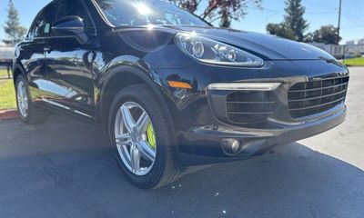 2017 Porsche Cayenne E Hybrid