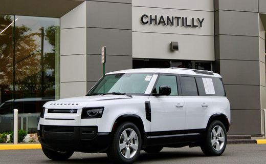 2026 Land Rover Defender 110 SE
