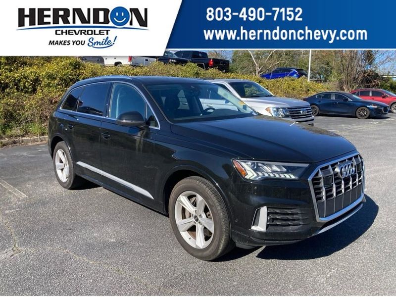 2024 Audi Q7 — a typically priced live listing