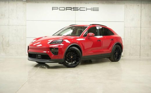 2026 Porsche Macan 4