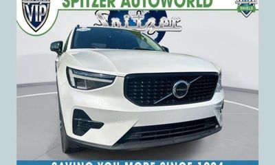 2023 Volvo XC40 Plus Dark