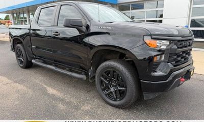 2022 Chevrolet Silverado Custom