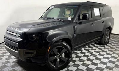 2025 Land Rover Defender 130 X Dynamic
