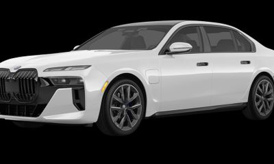 2026 BMW 750e xDrive