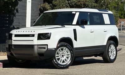 2026 Land Rover Defender 110 S