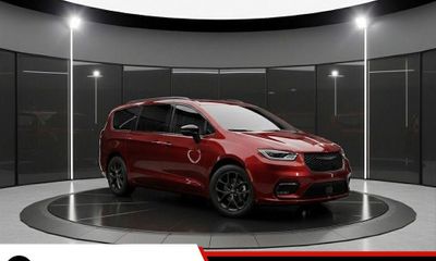 2026 Chrysler Pacifica Select