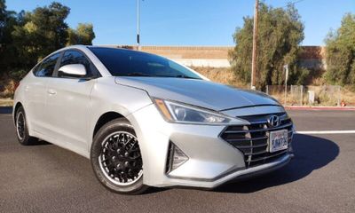 2019 Hyundai Elantra SE