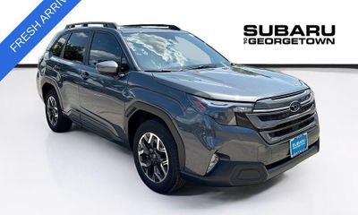 2025 Subaru Forester Premium Base