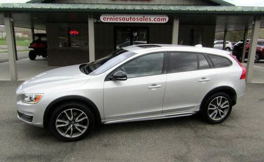 2017 Volvo V60CC Premier
