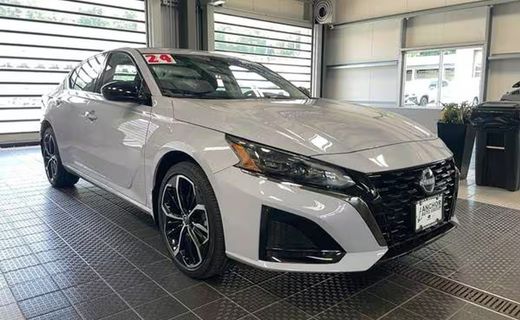 2024 Nissan Altima SR