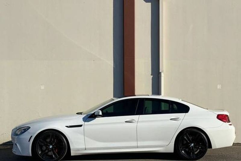 Representative 2015 BMW 640i photo