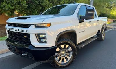 2022 Chevrolet Silverado HD Custom