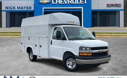 2025 Chevrolet Express 3500 Cutaway 139