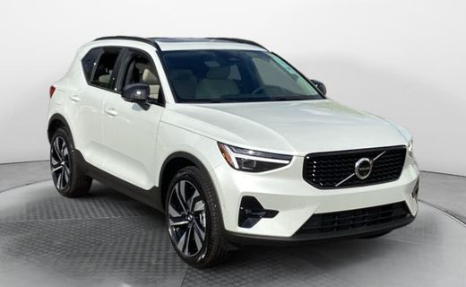 2026 Volvo XC40 Ultra Dark