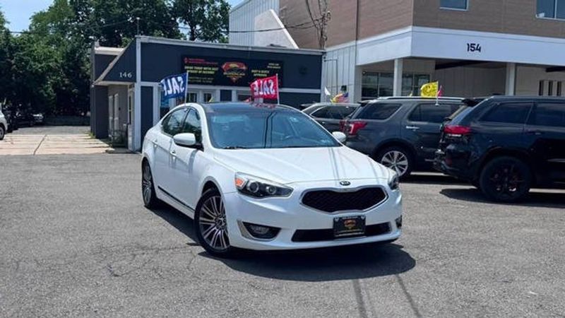 2016 Kia Cadenza — a typically priced live listing