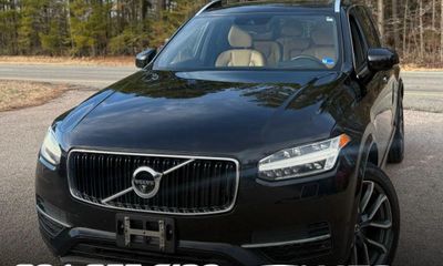 2017 Volvo XC90 Momentum