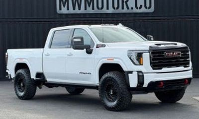 2024 GMC Sierra HD AT4